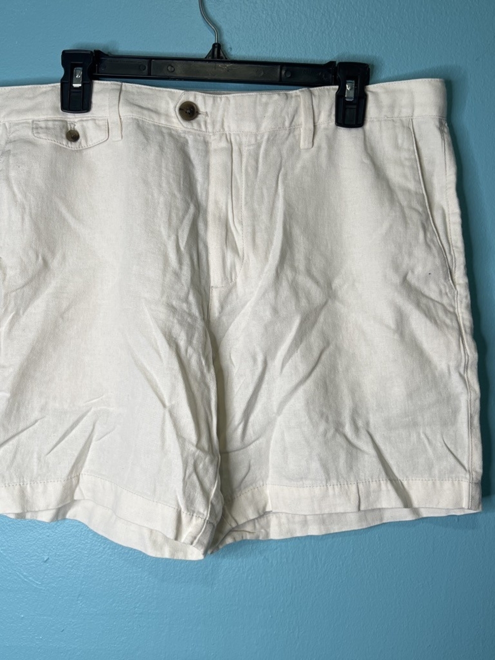 Banana Republic Men's Cream Flat-Front Casual Shorts